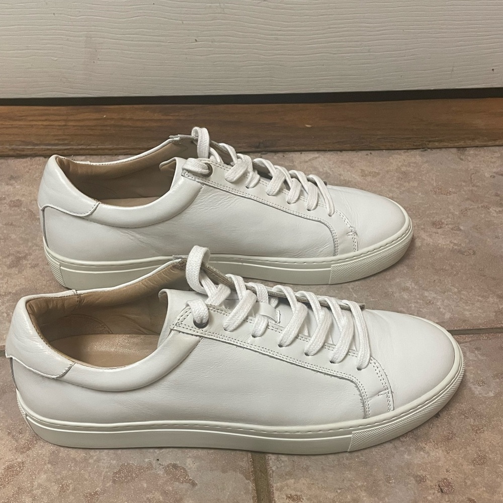 USED WHITE SUITSUPPLY SNEAKERS
